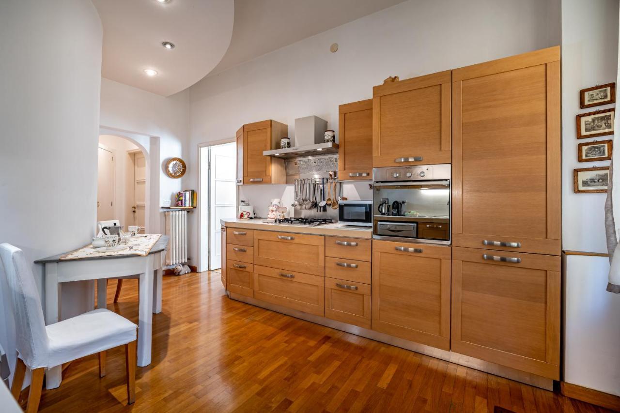 Yid Leopolda Apt Few Minutes From Central Station Florence Exterior photo